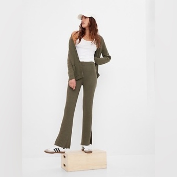 GAP Pants - GAP Flare Ribbed Lounge Pants Olive Green Size X-Large Side Slits NWT